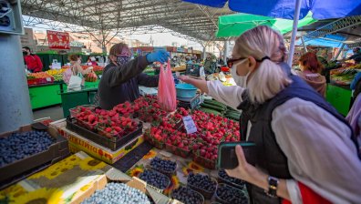 Обрат и нова разпоредба: Пазарите затварят само за 3 дни по Великден
