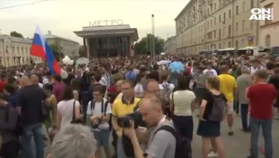 Близо 100 души са задържани при протест в защита на Иван Колунов