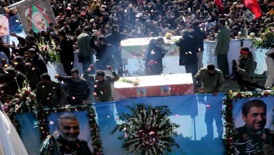 56 загинали и 200 ранени на погребението на ген. Солеймани