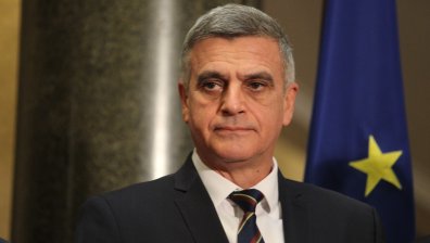 Стефан Янев: Ще се забави доставката на изтребителите F-16