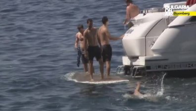 Григор скочи от скала в Мексико