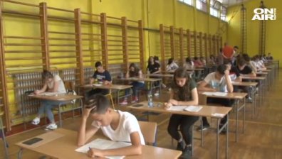 Протести в Сърбия заради изтекла информация за изпит по математика