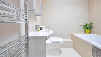 Как да почистим хромираните части в банята и кухнята?