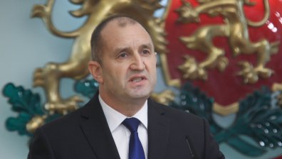 Радев посреща президента на Косово