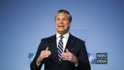 Хегсет: САЩ ще възстановят "желязната блокада" на Иран при нарушение на сделката