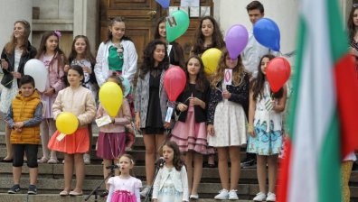 Децата и Парадът на буквите: Денят на слово през очите на най-малките