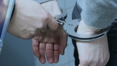 Пиене, силна музика и нападение срещу униформен: Мъж се оказа в ареста