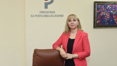 Омбудсманът атакува в КС спирането на границата за неплатени глоби