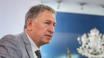 Министър Кацаров ще тества европейските Ковид-19 сертификати на "Калотина"