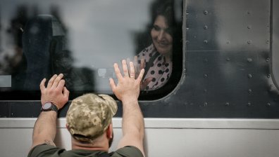 Шанс за живот след смъртта: Украински войници замразяват сперматозоиди преди фронта