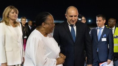 Румен Радев и Деси Радева пристигнаха в Южна Африка