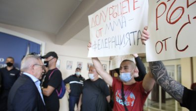 ММА бойци, начело със Станислав Недков - Стъки, влязоха в Министерството на спорта