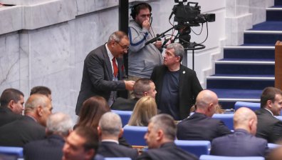Управляващи и опозиция спориха кой е виновен за загубата на пари по ПВУ
