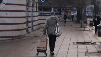 Пенсионери за добавките за Великден: 20 евро са нищо, какво да си купим с тях (ВИДЕО)