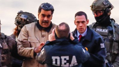 Между плъховете, глада и мухъла: Кошмарът на Мадуро в затвора в САЩ