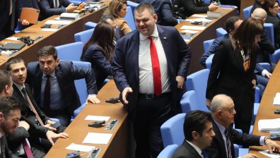 Засега сглобката не се разпада, преговорите ще продължат