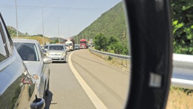 АПИ с важна информация за шофьорите по пътя Перник-Брезник