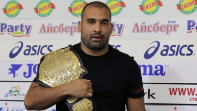 Багата се изправя срещу бразилец при завръщането си в октагона