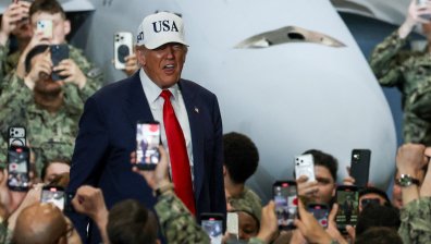 Тръмп: САЩ ще победят категорично, ако влязат във война