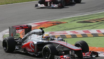 Хамилтън победи Ferrari у дома