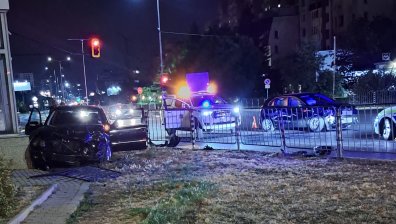 Двама са леко пострадали при катастрофата на столичния бул. "Александър Малинов"