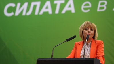Манолова: Вместо да разгради модела на Борисов, Петков го продължава и надгражда