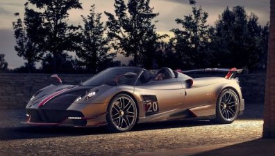 Pagani представи новия си роудстър за над 3 млн. евро