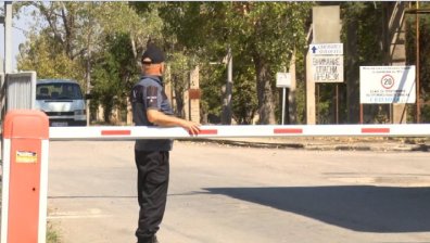 8 екипа гасиха 8 часа: Овладяха пожара в химическия комбинат ''Свилоза''