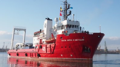 Българският полярен кораб отплава на експедиция до Антарктида