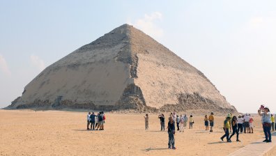 Руши ли се Скосената пирамида в Египет?