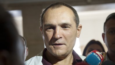 "Левски" праща акциите в Дубай за ново джиросване