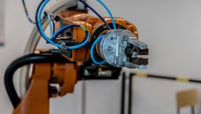 Робот уби 40-годишен мъж, не го различил от кутии с храна