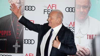 Хопкинс за пример как се спазва домашна изолация (+ВИДЕО)