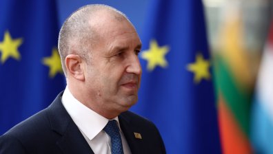 Радев в Брюксел: България се ангажира с производството на снаряди за наши партньори