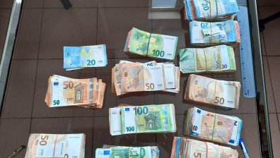 Недекларирани 100&nbsp;000 евро откриха митничари на "Дунав мост"