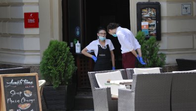 41% от румънците вярват, че коронавирусът е биооръжие, създадено от САЩ