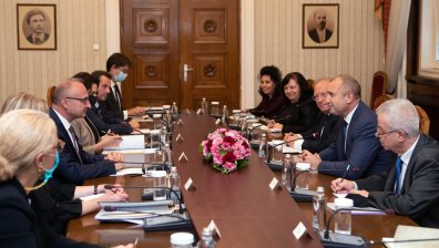 Радев: Сред младите хора от РСМ да не се насажда омраза към българите!