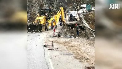 Свлачище затвори пътя от Пампорово към село Хвойна