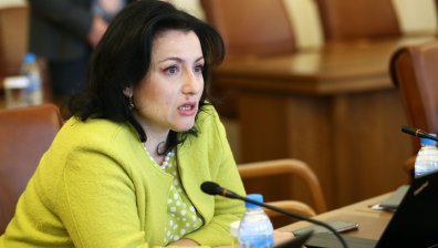 Министър Танева успокои българите: Има достатъчно агнешно