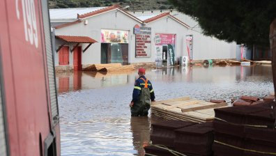 Циклонът "Адел" връхлита Гърция със силни дъждове и гръмотевични бури