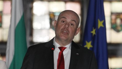 Гешев поиска сваляне на имунитетите на още двама депутати