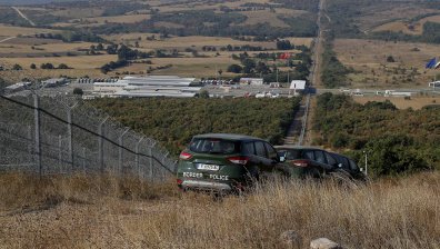 Полицаи: С дронове и военни проблемите на границата няма да се решат