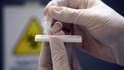 Проучване: 43% от българите са се срещали с Ковид-19