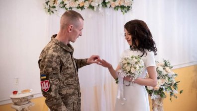 Любов по време на война - 102 318 двойки са сключили брак в Украйна