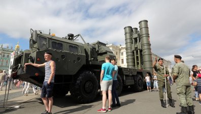 Американският Конгрес 2 години е блокирал оръжейни продажби за Турция