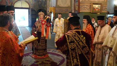 Митрополит Киприан служи в храм-паметника "Рождество Христово" на Светли понеделник