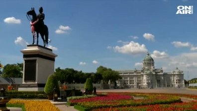 Изненадващо: Кралят на Тайланд взе за съпруга бодигарда си