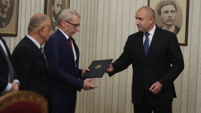 Искри между Радев и Денков заради Сарафов и "овладяването" на прокуратурата