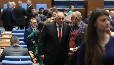 Приеха Бюджет 2025 на второ четене след 22-часово заседание