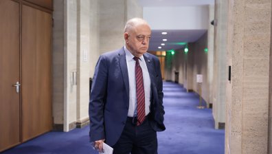 Атанас Атанасов: Радев да каже къде стои по оста Русия - Украйна